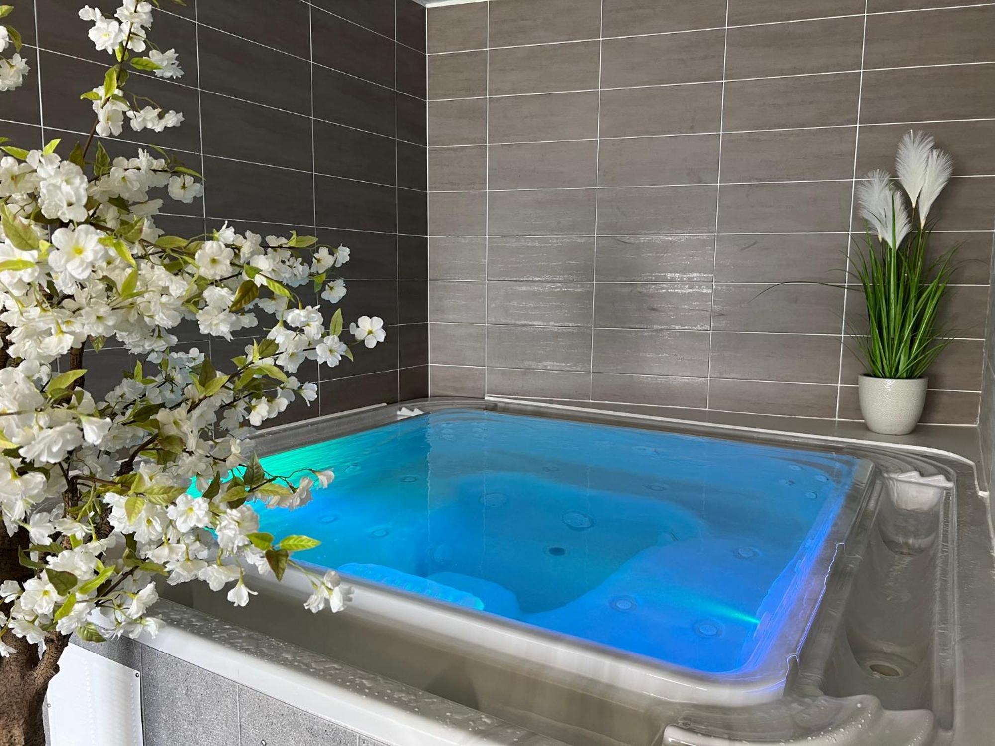 Hotel Calme Des Pins & Spa Les Sables-dʼOlonne Exterior foto