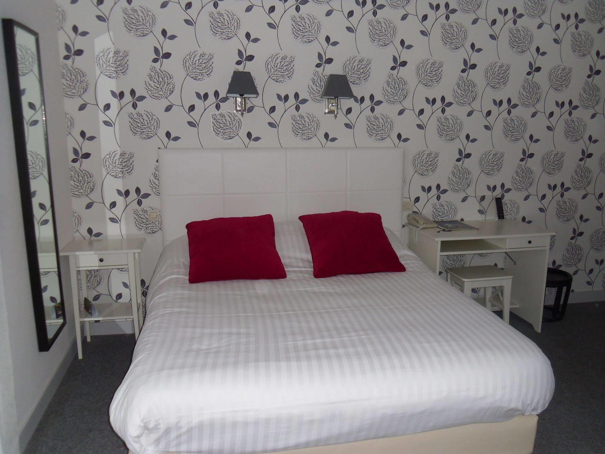 Hotel Calme Des Pins & Spa Les Sables-dʼOlonne Exterior foto